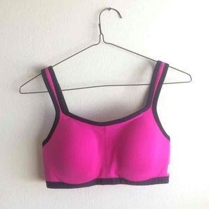 ❌SOLD❌ Natori Yogi underwire sports bra